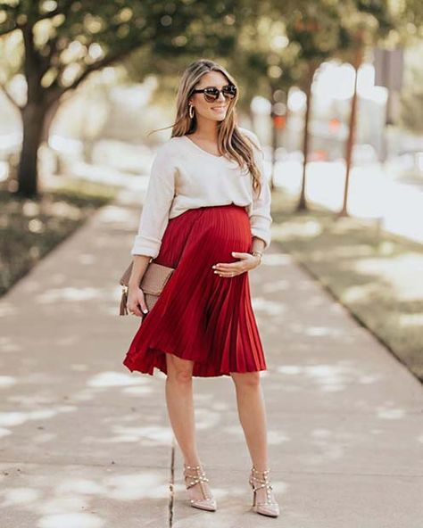 23 Cute Pregnancy Outfits Worth Copying | StayGlam Cute Summer Pregnancy Outfits, Cute Pregnancy Outfits, Kemeja Denim, Summer Pregnancy Outfits, Prego Outfits, Pregnant Outfit, Casual Maternity Outfits, Winter Maternity Outfits, Cute Maternity Outfits