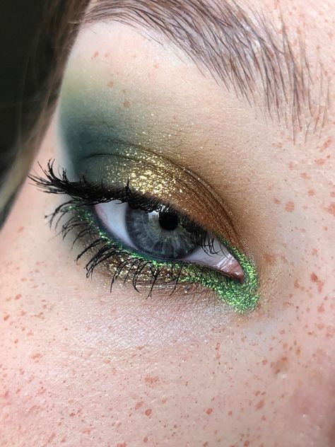 Gold Eyeshadow Aesthetic, Bottle Green Makeup Look, Simple Dark Green Makeup Looks, Green Brown Eye Makeup, Green Gold Makeup Looks, Green Formal Makeup, Art Nouveau Makeup, Green Sparkle Makeup, Green Eyeshadow Looks For Brown Eyes