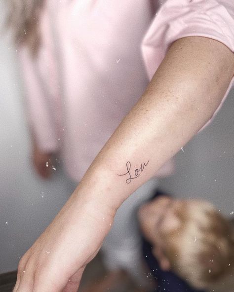 Child Name Tattoo, Child Name Tattoo Ideas, Child Tattoo Ideas, Tattoo Ideas For Parents, Tattoo Pols, Child Tattoo, Name Tattoo Ideas, What Animal Are You, Photorealistic Portraits