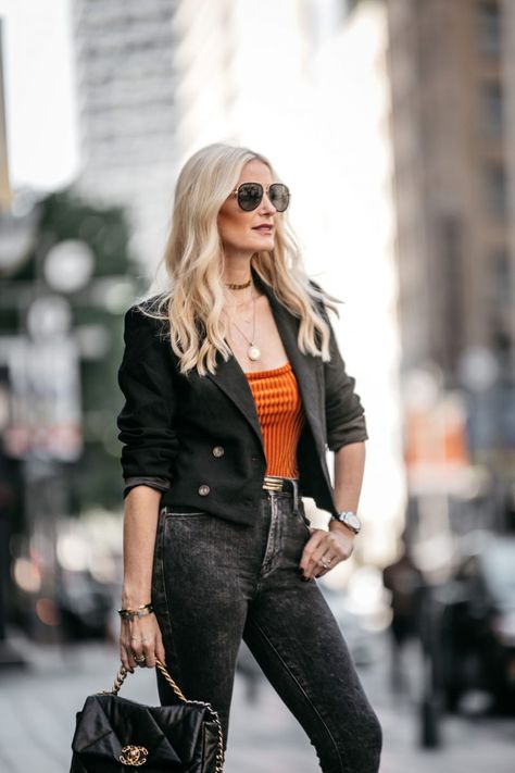 Crop Blazer Outfit, Cropped Blazer Outfit, Edgy Work Outfits, Women Outfit Ideas, Black Blazer Outfit, Blazer Look, Blazer Outfits Casual, Blazer For Women, Blazer Outfits For Women