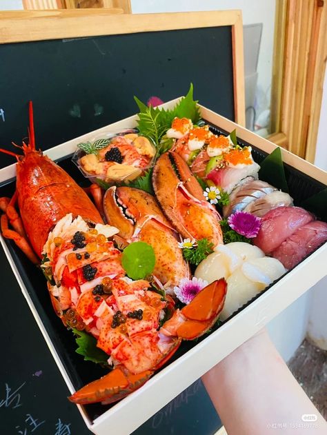 Seafood Bento, Omakase Sushi, Beef Salad, Sleepover Food, Food L, Fruit Smoothie Recipes, Japan Food, Fruit Smoothies, Food Obsession