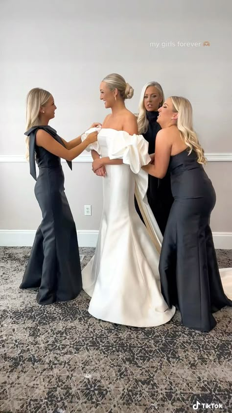 Dark Ivory Bridesmaid Dresses, Wedding Color Scheme With Black, Nye Bridesmaid Dresses, Black Tie Wedding Bridal Party, Modern Bridesmaids, Black Classy Bridesmaid Dress, Black Elegant Bridesmaid Dresses, Formal Black Bridesmaid Dresses, Black And White Bridesmaids Dresses