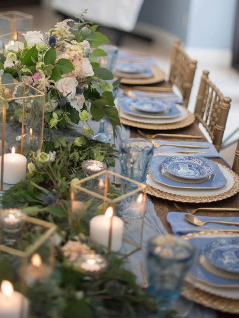 tablescape idea Slate Blue Wedding, Blue Gold Wedding, Blue Wedding Decorations, Blue Centerpieces, Luxury Picnic, Blue Themed Wedding, Dusty Blue Wedding, Dusty Blue Weddings, Wedding Theme Colors