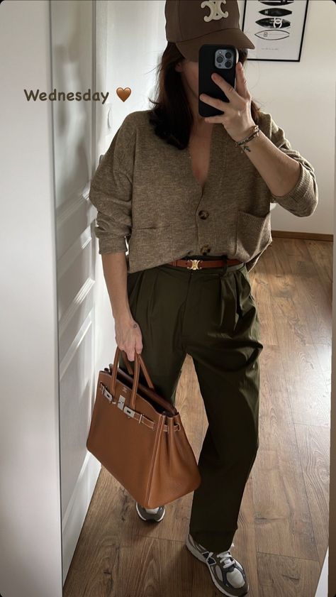 Khaki Cardigan Outfit, Khaki Cardigan, Brown Shirt, Cute Office, Brown Plaid, Cardigan Outfits, Office Wear, Professional Outfits, Shirt Outfit