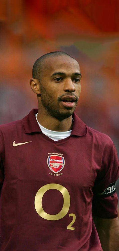 Thierry Henry Wallpaper, Henry Wallpaper, Wall Images, Arsenal Wallpapers, Thierry Henry, Retro Football Shirts, Football Icon, Sport Icon, Retro Football