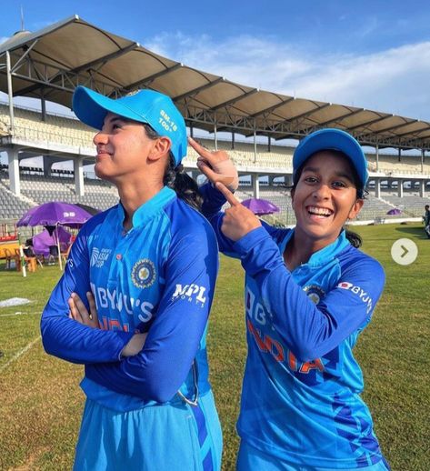 Smriti Mandhana And Jemimah Rodrigues, Womens Cricket, Cricket Books, Women Cricket, Indian Videos, Smriti Mandhana, Crickets Funny, Virat Kohli Instagram, World Cricket