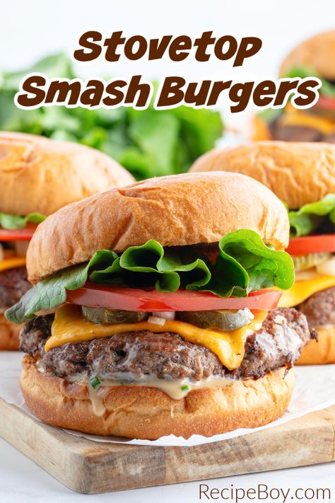 Smashed Burger Recipes, Smashed Burgers Recipe, Smash Burger Recipe, Best Bbq Recipes, Lower Carb Meals, Butter Burgers, Breakfast Cocktails, Smash Burgers, Burger Press