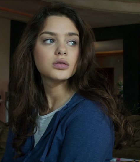 Odeya Rush, Arabian Women, Ariana Grande Style, Old Faces, Female Actresses, Google Lens, Look Alike, Face Claims, Blue Eyes