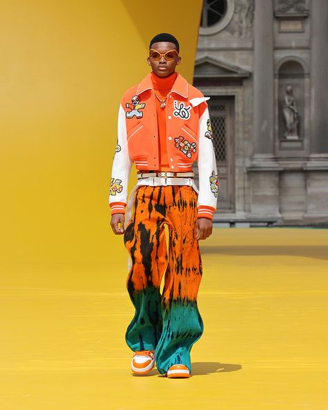 Louis Vuitton Outfit Men, Virgil Abloh Louis Vuitton, Vuitton Outfit, Louis Vuitton Outfit, Paris Mens Fashion, Dr Shoes, Menswear Runway, Spring Summer 2023, Eclectic Fashion