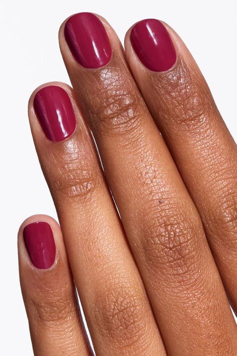 Red Shellac Nails, Dark Skin Nail Polish, Raspberry Nails, Rich Winter, Biab Nails, Berry Nails, Dark Pink Nails, Coffin Nails Ombre, Subtle Nails