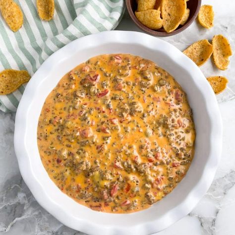 Velveeta Sausage Dip, 3 Ingredient Dip, Sausage Dip Recipe, Rotel Recipes, Sausage Appetizers, Best Dip Recipes, Sausage Dip, Delicious Dips Recipes, Dip Recipes Easy