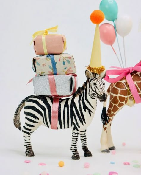 Plastic Animal Crafts, Animal Theme Birthday, Safari Birthday Party, Jungle Birthday, Animal Birthday Party, Circus Birthday, Party Animals, Safari Birthday, Party Animal