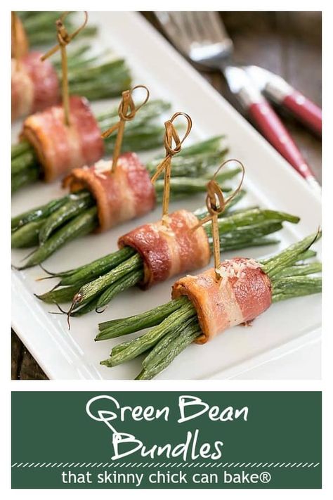 Easy, elegant Green Bean and Bacon Bundles - an impressive side dish that can be prepped ahead of time #greenbeans #haricotsverts #bacon #sidedish #partyfood #vegetables #thatskinnychickcanbake Green Beans Wrapped In Bacon, Beans Wrapped In Bacon, Green Bean And Bacon, Green Bean Bundles, Bacon Wrapped Green Beans, Easy Thanksgiving Recipes, Side Dish Ideas, Best Thanksgiving Recipes, Wrapped In Bacon