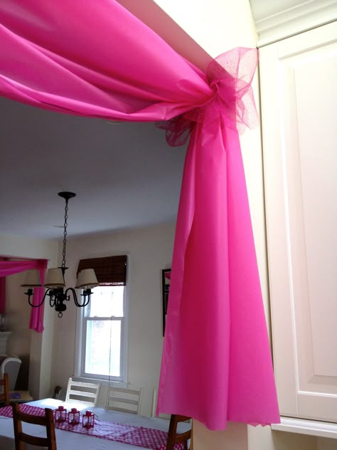 Use $1 plastic tablecloths to decorate doorways and windows for parties, etc.. Wonderful idea! How cute! Bachelorette Party Games, Plastic Tablecloth, Party Entertainment, Birthday Fun, Diy Party, Party Event, Decoration Table, 인테리어 디자인, Holidays And Events