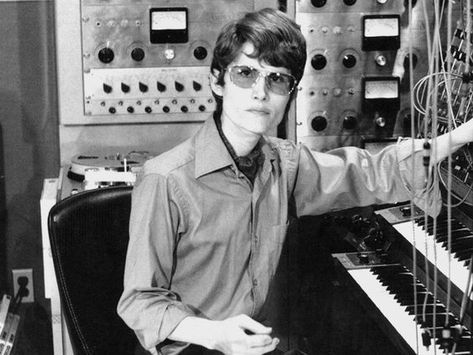 Wendy Carlos Rabbit Jokes, Wendy Carlos, Moog Synthesizer, Wil Wheaton, Lgbt History, Boring People, Simon Garfunkel, Lifetime Achievement Award, Music Technology