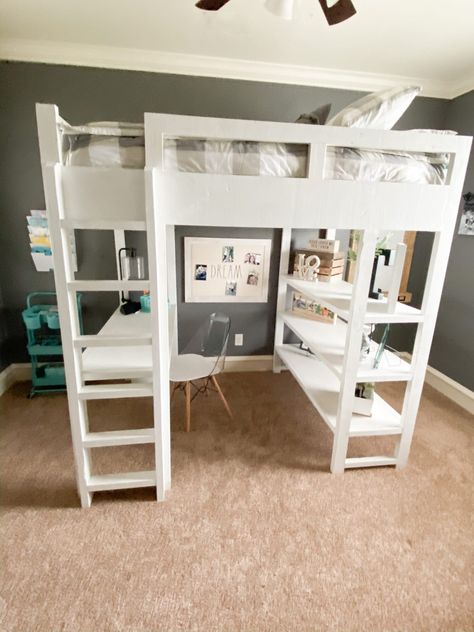 2 Loft Beds In One Room, Diy Loft Bed Plans, Todler Room, Cool Loft Beds, Queen Loft Beds, Build A Loft Bed, A Loft Bed, Diy Loft, Door Headboard