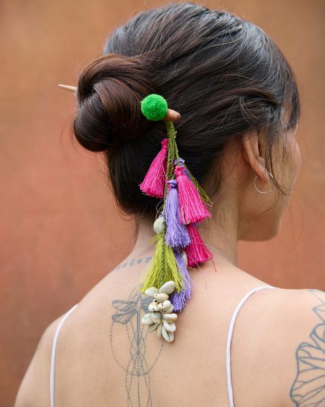 Bun Sticks – shopnavaa Bun Stick, Yarn Jewelry, Hair Accessories Bun, Diy Fabric Jewellery, Accessories Boho, Handmade Fashion Jewelry, Boho Hairstyles, Diy Hair Accessories, Hair Sticks