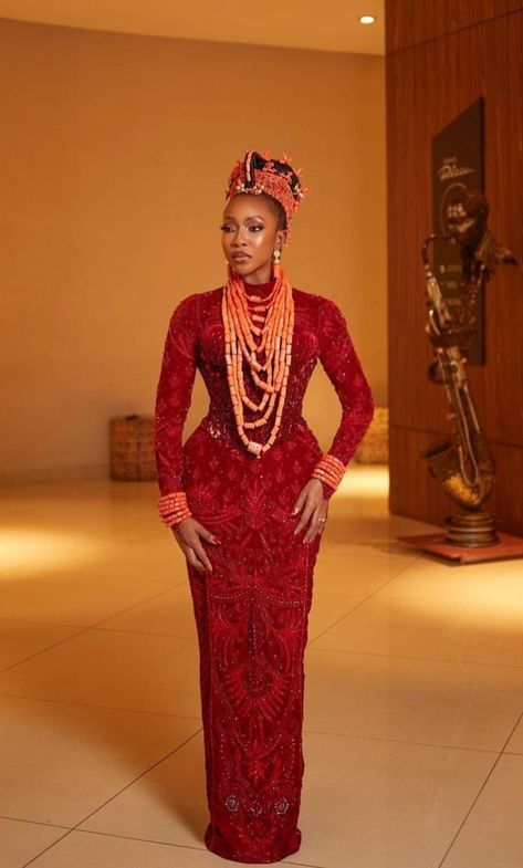 Edo Attire For Women, Edo Brides Wedding Attire, Traditional Marriage Outfit For Bride, Red African Wedding Dress, Igbankwu Attire, Edo Traditional Attire, Edo Bride Outfit, Edo Traditional Wedding Attire, Benin Bride