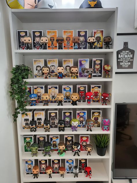 Funko Pop Organization, Pop Organization, Funko Pop Display Ideas, Funko Collection, Funko Pop Display, Unique Shelves, Pop Display, Small Room Bedroom, Funko Pops