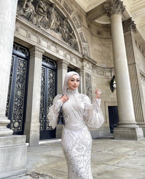 Hazera Outfits, Hijabi Drip, Eid Dress Ideas, Dinner Gown, Eid Dress, Prom Inspiration, Muslim Outfits Casual, Eid Dresses, Hijab Styles