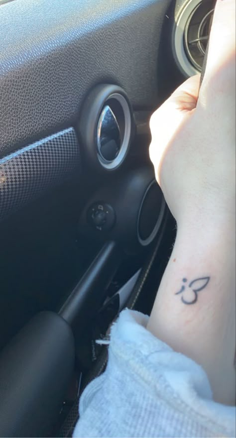 Butterfly Comma Tattoo, Tattoos With A Semicolon, Semi Collin Butterfly Tattoo, Bumble Bee Semicolon Tattoo, Semi Collin Tattoos, Butterfly Tattoo With Semicolon, Semicolons Aesthetic Butterfly Tattoo, Tattoos Semicolon, Comma Butterfly Tattoo