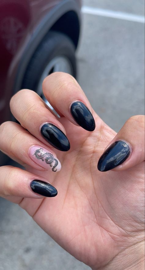 Black with dragon sticker Nails Dragon, Dragon Nails, Dragon Sticker, Nail Inspiration, Mani Pedi, Lookbook Outfits, Black Nails, Short Nails, Nails Inspiration