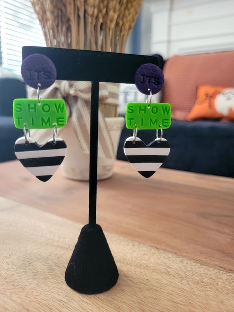 Beetle Juice Clay Earrings, Beetlejuice Clay Earrings, Beetlejuice Jewelry Diy, Beetlejuice Earrings, Juice Crafts, Beetle Juice, Beatle Juice, Book Party, Polymer Jewelry