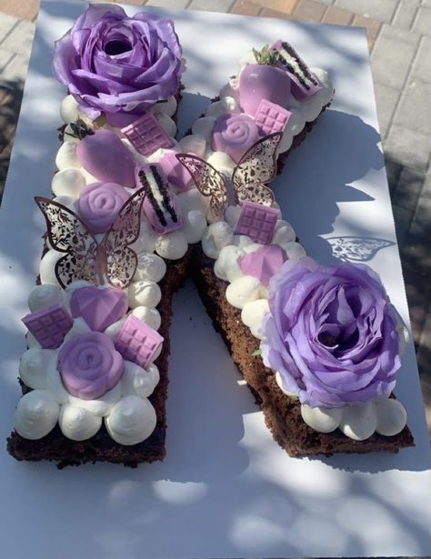 Purple Decor Birthday, Butterfly 21st Birthday, 21st Birthday Ideas Purple Theme, 21st Birthday Butterfly Theme, Lavender Purple Birthday Theme, Purple Butterfly Theme Birthday Party Decoration, Purple Butterfly Party Ideas, Purple Letter Cake, Purple And Butterfly Party