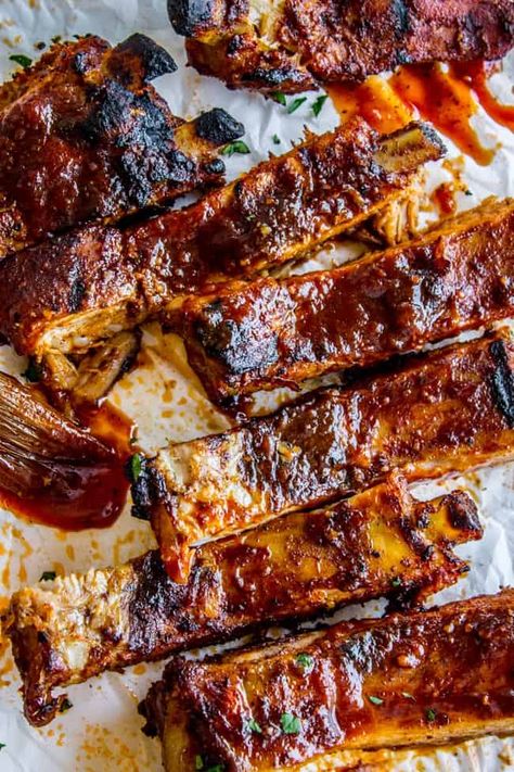 Nana's Fall-Off-The-Bone Ribs and "Barb"-ecue Sauce Grill Ribs, How To Cook Ribs, Making Fried Chicken, Grilled Pork Tenderloin, Pork Rib Recipes, Food Charlatan, Barbeque Sauce, Bbq Sauce Recipe, Summer Grilling