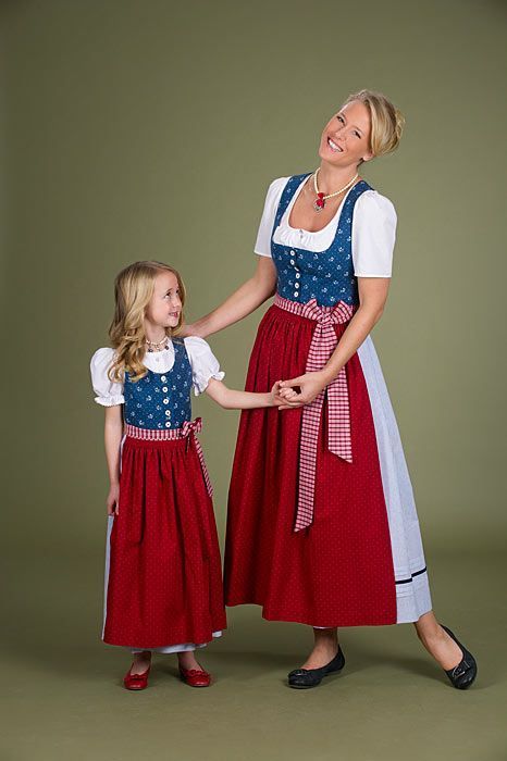 Diy German Costume, Oktoberfest Invitation, Scandinavian Dress, German Costume, Patterns For Fashion, Oktoberfest Costume, German Outfit, German Dress, German Girls