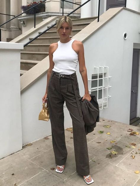 50 Outfit Ideas for When You're in a Fashion Rut | Who What Wear UK Camille Charriere, Trousers Outfit, Seersucker Blazer, Straight Cut Jeans, Sofia Richie, Zara Shirt, New Chic, Citizens Of Humanity Jeans, Street Style Chic