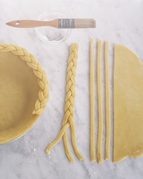 Braided Pie Crust, Creative Pie Crust, Pie Crust Ideas, Fancy Pie Crust, Beautiful Pie Crusts, Pie Crust Art, Pumpkin Pie Crust, Creative Pies, Decorative Pie Crust