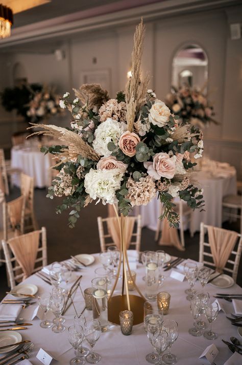 Chic Pampas & Rose arrangement on a curved gold geo stand. Photographer: Daniel Luke Photography Rose Gold Flower Arrangements Centerpiece Ideas, Rose Gold Flower Arrangements, Rose Gold Centerpiece, Luxury Wedding Flowers, Jade Wedding, Decorative Stand, Rose Gold Flower, Romantic Wedding Decor, Rose Arrangements