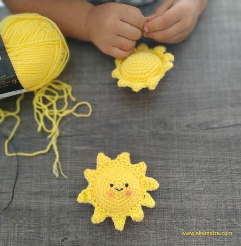 Sun Amigurumi, Kawaii Sun, Yoo Hoo, Crochet Baby Mobiles, Crocheted Toys, Crochet Keychain Pattern, Well Wishes, Crochet Keychain, Forever Grateful