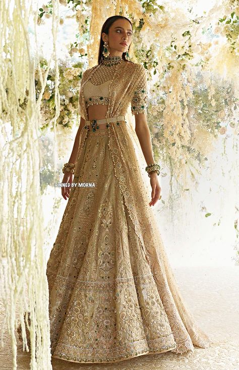 Tarun Tahiliani - India 🇮🇳 Tarun Tahiliani White Lehenga, Tarun Tahiliani Gown, Tarun Tahiliani Lehenga, Tarun Tahiliani Bridal, India Wedding Dress, Indian Dresses For Women, Designer Bridal Lehenga Choli, Trendy Outfits Indian, Lehenga Designs Simple