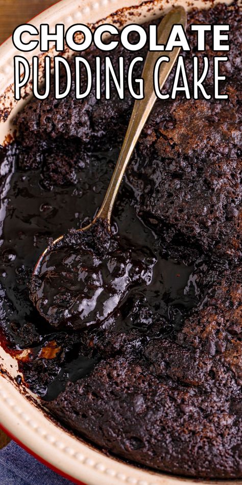 Decadent Chocolate Pudding Cake is a little bit pudding, a little bit cake, and a whole lot of chocolate. It's a chocolate lover's dream! #BreadBoozeBacon #chocolate #pudding #cake #puddingcake #dessert #easyrecipe Hot Fudge Pudding Cake Recipe, Hot Fudge Pudding Cake, Hot Fudge Pudding, Fudge Pudding Cake, Chocolate Pudding Cake Recipe, Fudge Pudding, Pudding Cake Recipe, Fudgy Cake, Hot Fudge Cake