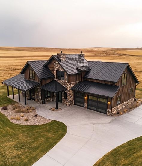 Brown Ranch House Exterior, Luxury Barndominium Exterior, Modern Barndominium Ideas Exterior, Brown Barndominium Exterior, Black Barndominium Exterior, Luxury Barndominium, Brown Siding, Barndominium Exterior Ideas, Barndominium Homes