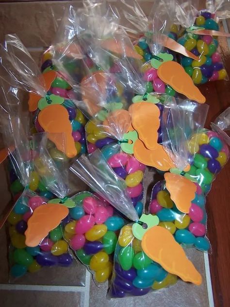 60+ Super Cute Easter Treats and Favors for Kids - Holidappy Easter Classroom Treats, Easter Treats Ideas, Edible Easter Basket, Cute Easter Treats, Daycare Treats, Chocolate Orange Covers, Diy Easter Treats, Easter Sweet Treats, Easter Crafts Dollar Store