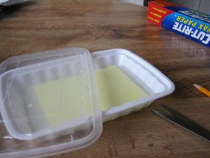 how to make a wet palette Way To Save Money, Plastic Food Containers, Acrylic Painting Tips, Paint Palette, Wax Paper, Painting Tips, Parchment Paper, Ways To Save Money, Ways To Save