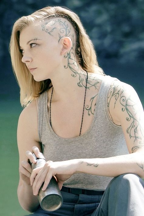 Cressida Hunger Games, Half Shaved Hair, Vine Tattoos, Viking Hair, Natalie Dormer, British Women, Head Tattoos, Shaved Head, Mockingjay