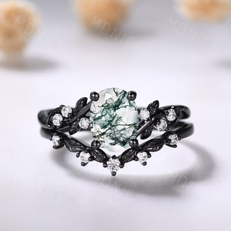 Please note:Every natural moss agate will have different natural appearance，so they can't be 100% same as pictured. We will try our best to choose the beautiful gemstone for your ring. :) Black Gold Vintage oval moss agate engagement ring set,Unique twig leaf moissanite ring oval cut bridal ring set,Green Agate Silver Ring Set --Engagement Ring-- Main Stone: 6x8mm oval shaped moss agate Side stone: Moissanite --Wedding Ring-- Stone: 0.24ct Moissanite ❤The main stone can be replaced with other na Pretty Engagement Rings, Unique Engagement Ring Settings, Moss Agate Engagement Ring, Emerald Wedding Rings, Black Engagement Ring, Cute Engagement Rings, Future Engagement Rings, Agate Engagement Ring, Silver Ring Set