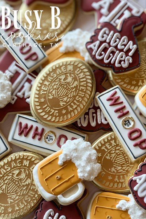 Royal icing Texas A&M Aggies ring dunk cookies! Aggie Ring Dunk, Aggie Ring Day, Ring Dunk, Aggie Ring, Ring Day, Texas Forever, Texas Aggies, Cookies Decorated, Party Rings