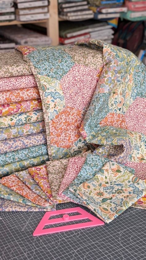 Read how I created the most beautiful Liberty quilt using my cheat hexi pattern. How To Quilt A Hexie Quilt, Hexie Stripe Quilt, Half Hexie Braid Quilt Pattern, Half Hexie Quilt Pattern With 3 Fabrics, Hand Sewn Hexagon Quilt, Liberty Quilt, Hexagon Quilt, Tula Pink, Sewing Tools