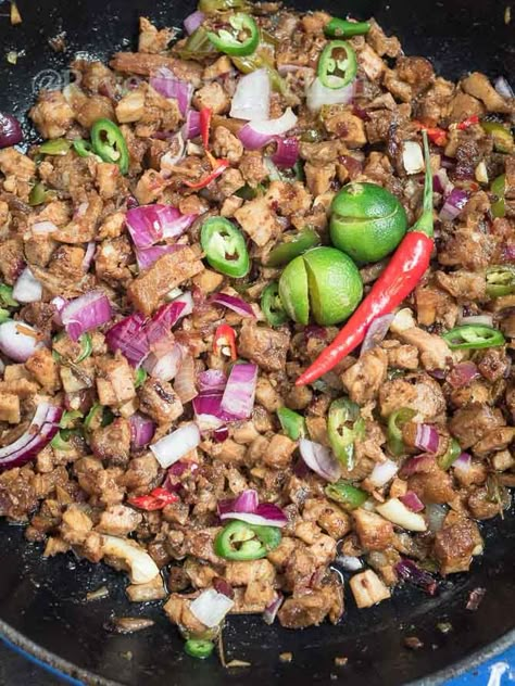 Easy Pork Belly Sisig - Riverten Kitchen Sisig Recipe Philippines, Filipino Sisig, Pork Belly Sisig, Filipino Dinner, Embutido Recipe, Filipino Soup, Sisig Recipe, Pork Sisig, Calamansi Juice