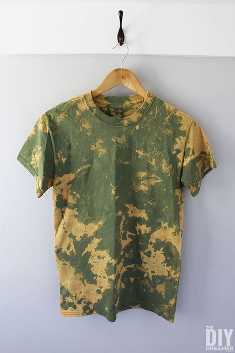 Khaki green t-shirt with bleach tie-dye marble effect. Green T Shirt, Green Bleached Cotton T-shirt, Green Tie Dye Shirt, Washed Tie Dye Cotton T-shirt, Grunge Bleached Tie-dye T-shirt, Washed Tie-dye Cotton T-shirt, Ty Dye, Tie Dye Tutorial, Tie Dye Shirts Patterns