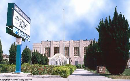 Venice High School, Venice California ❤I miss those days and those people 😞 Venice High School, Rydell High, Los Angeles Aesthetic, California Bucket List, High School Photos, Venice California, School Photo, Lights Camera Action, Culver City