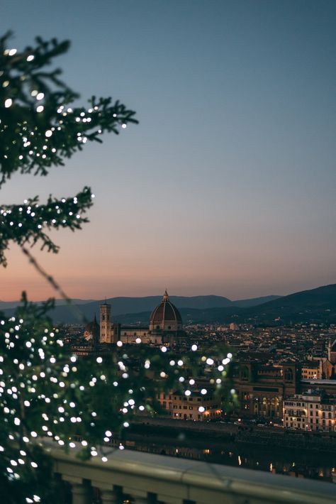 Photography Basics: Bokeh - Passion Passport Rome In December, Winter In Italy, December Vibes, Rome Pictures, Visit Florence, Passport Pictures, Florence Travel, Arno River, Places To Visit In Italy