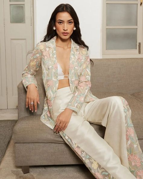 Simone Handcrafted | @anisagupta wore the Hand Embroidered Ivory Empress Open Jacket with an Embellished Bralette and Silk Pants #IndianOutfit #FusionOutfit… | Instagram Organza Indo Western Outfits, Indian Pantsuit, Modern Indian Fashion, Fashion Infographic, Sangeet Outfit, Kurti Sets, Blazer Outfits For Women, Outfits Woman, Brand Ideas