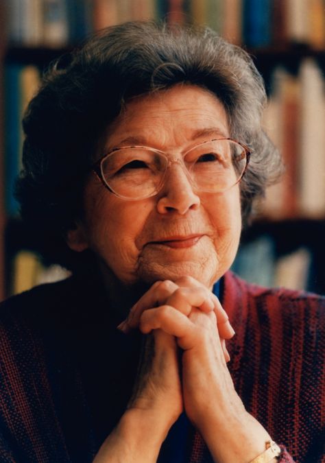 Beverly Cleary wrote the memoir “A Girl from Yamhill” in 1988 about growing up in Oregon. Beverly Cleary Books, Mouse And The Motorcycle, Ramona Quimby, Drop Everything And Read, Ramona And Beezus, Beverly Cleary, National Book Award, April 12, Children's Literature