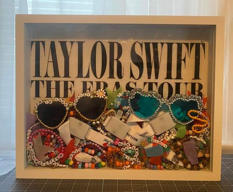 Eras Tour Memorabilia, Eras Tour Memory Frame, Eras Tour Shadow Box Ideas, Swiftie Party, Taylor Swift Tickets, Eras Outfits, Taylor Swift Birthday Party Ideas, Memories Box, Cute Friendship Bracelets